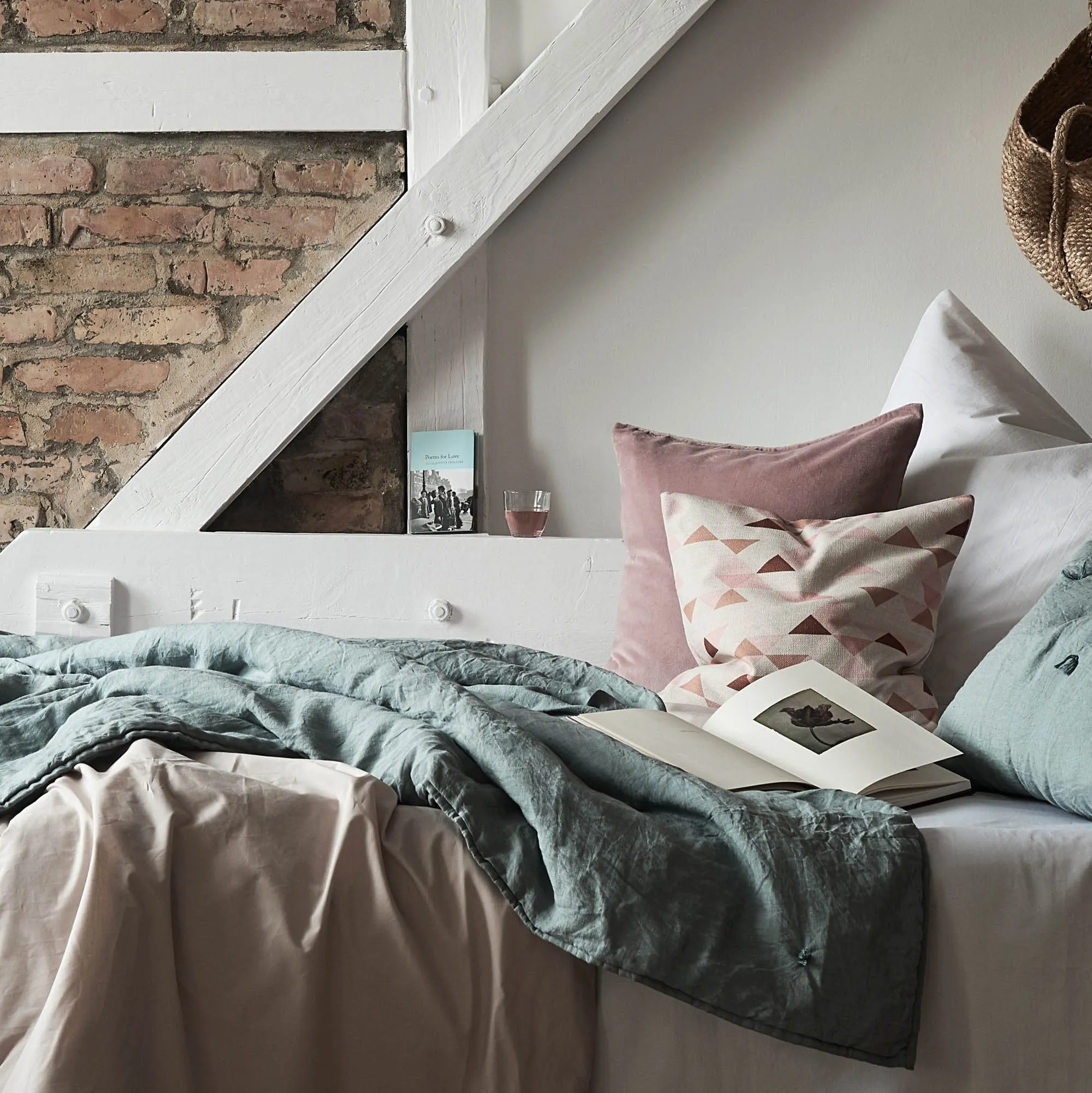 Gaya Quilt [Light green grey/Green grey]